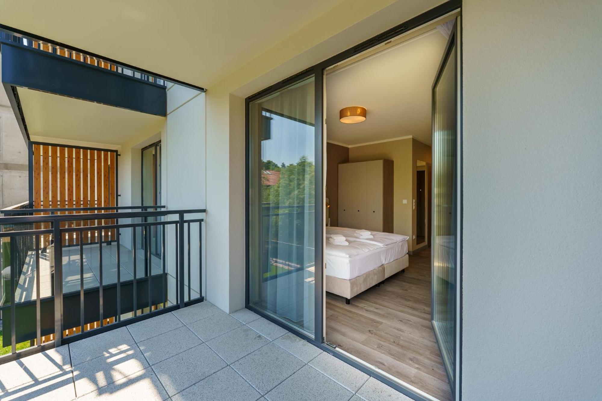 Bel Mare Holiday Apartments Near The Beach With Parking By Noclegi Renters 미엥지즈드로예 외부 사진